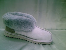 Load image into Gallery viewer, Style: Snug Kids. Ankle boot. Colours Natural, Grey and Pale Pink
