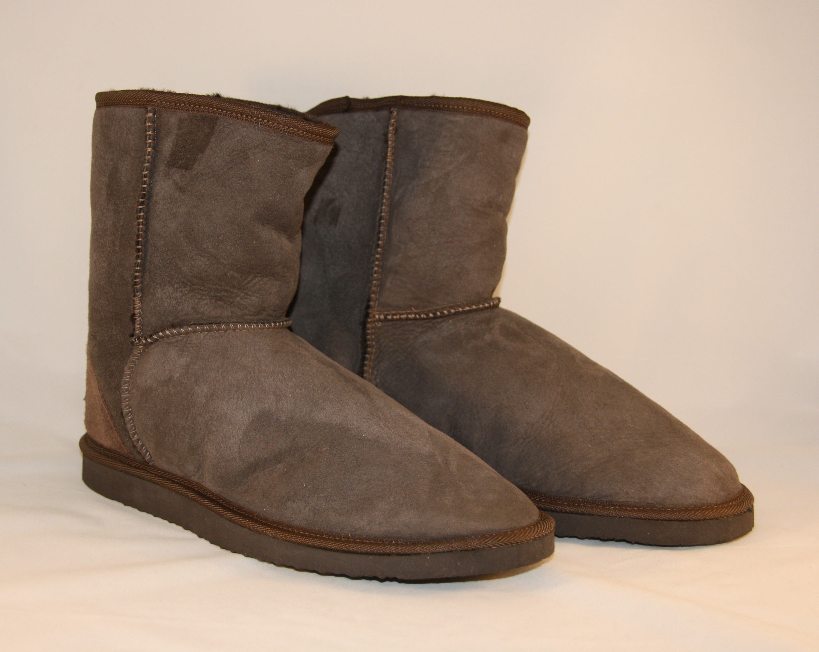 Chocolate brown clearance uggs